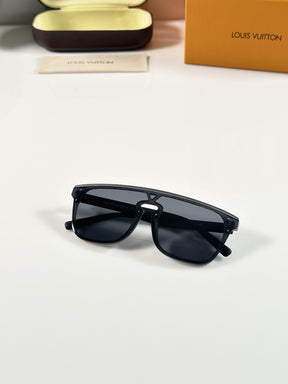 Louis Vuitton 1822 Grey Black
