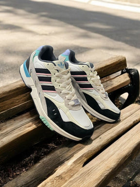 Adidass torsion super sneakers