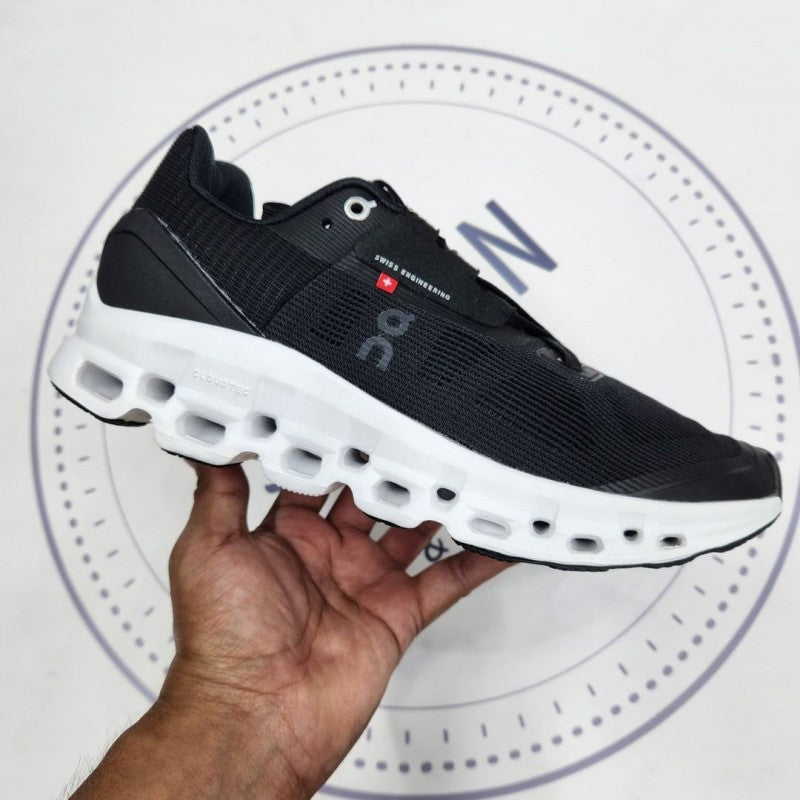 ON RUNNING CLOUDSTRATUS 2 0 BLACK WHITE