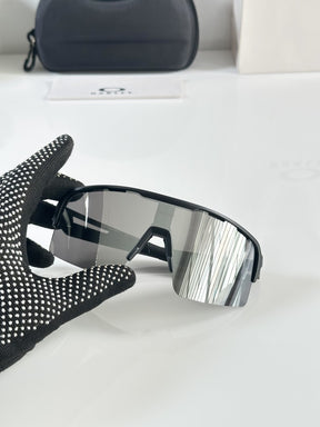 Oakley 8836 Black Silver Mercury