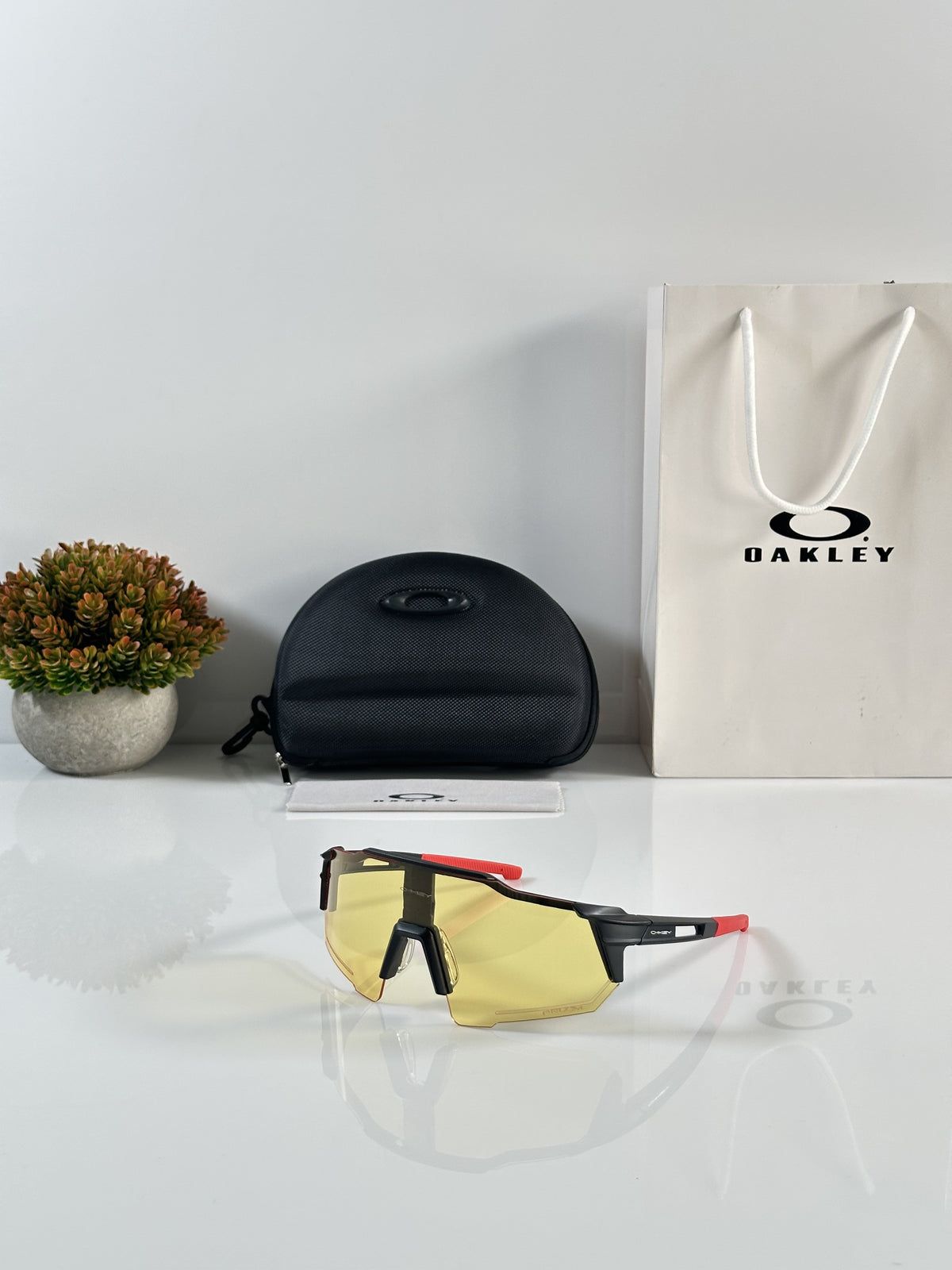 Oakley 668 Black Yellow