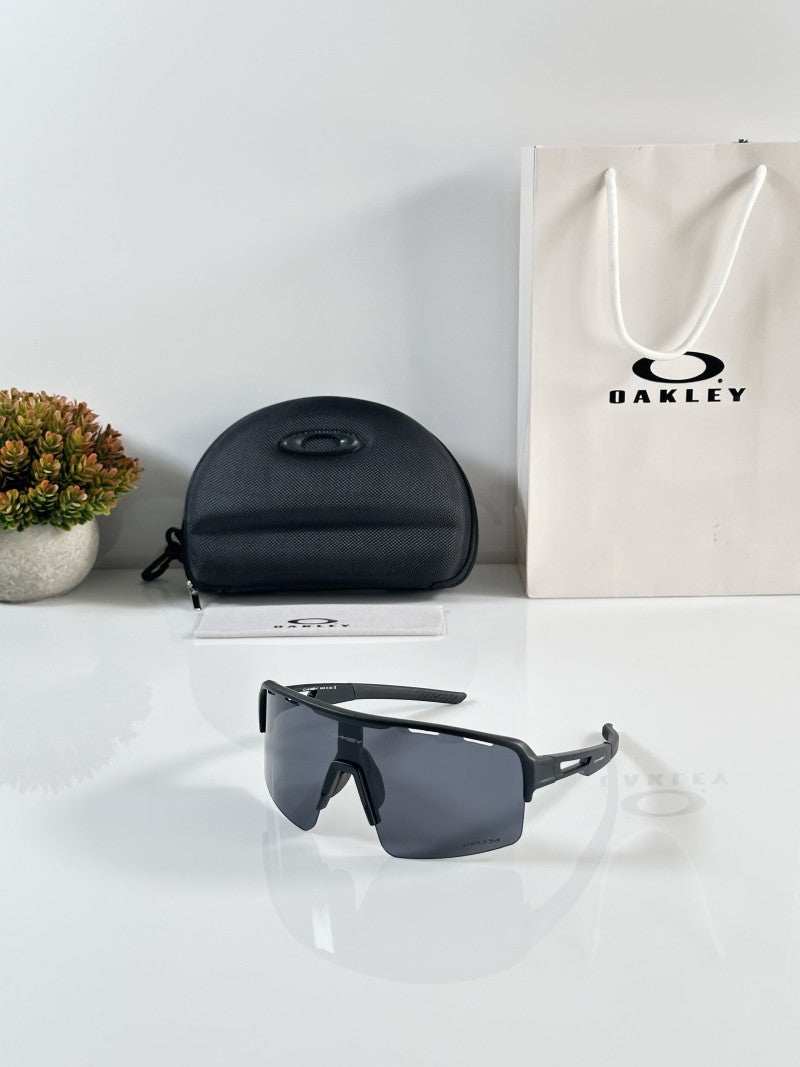 Oakley 8836 Black