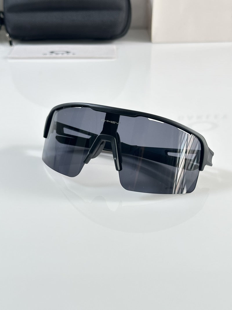 Oakley 8836 Black
