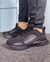 react infinity run black sale