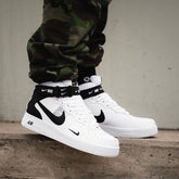 nikee Airforce 1 mid Utility white