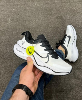 E zoom x smiley black white