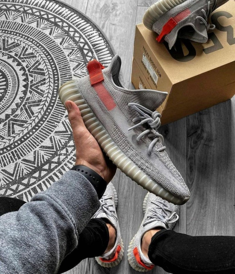 Adidass Yeezy Boost 350 V2 Tail Light Semi UA