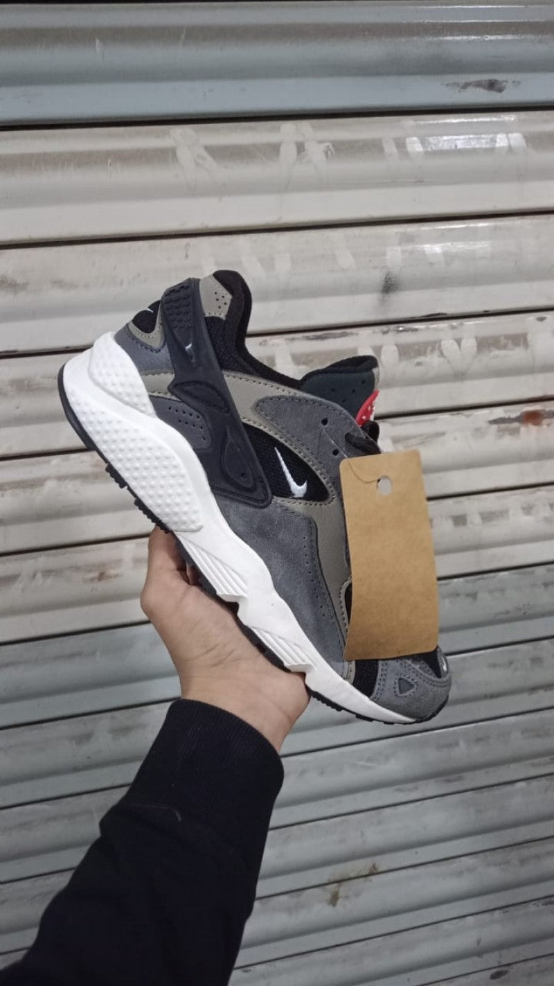 Nikee Air Huarache Runner Brown