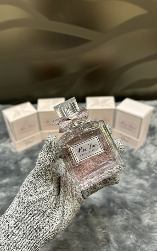 MISS DIOR