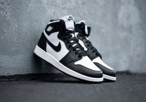 Nik ee Air Jordan Retro 1 Black White Semi UA