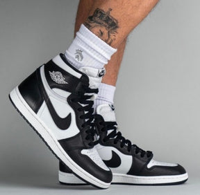 Nik ee Air Jordan Retro 1 Black White Semi UA