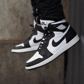 Nik ee Air Jordan Retro 1 Black White Semi UA