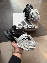 xlg runner deluxe white black