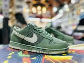 Nike dunk oil green