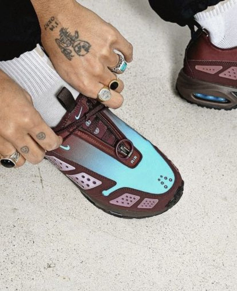 Nikee Airmax sndr burgundy crush baltic blue