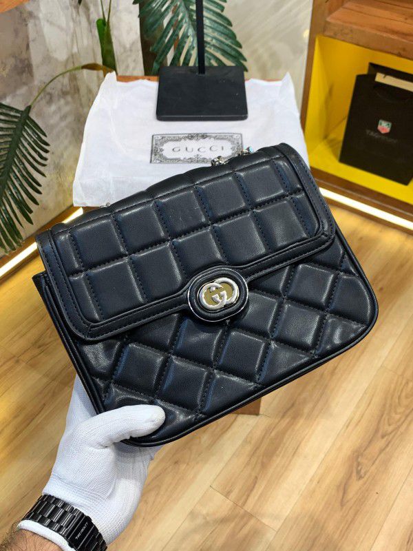 GUCC  I BLACK LETHER PREMIUM SHOULDER BAG
