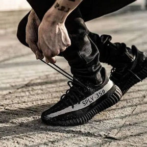 ADDIDAS YEEZY 350 V2 OREO