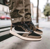 NIK Air jordan retro 1 low Travis Scott x dark mocha