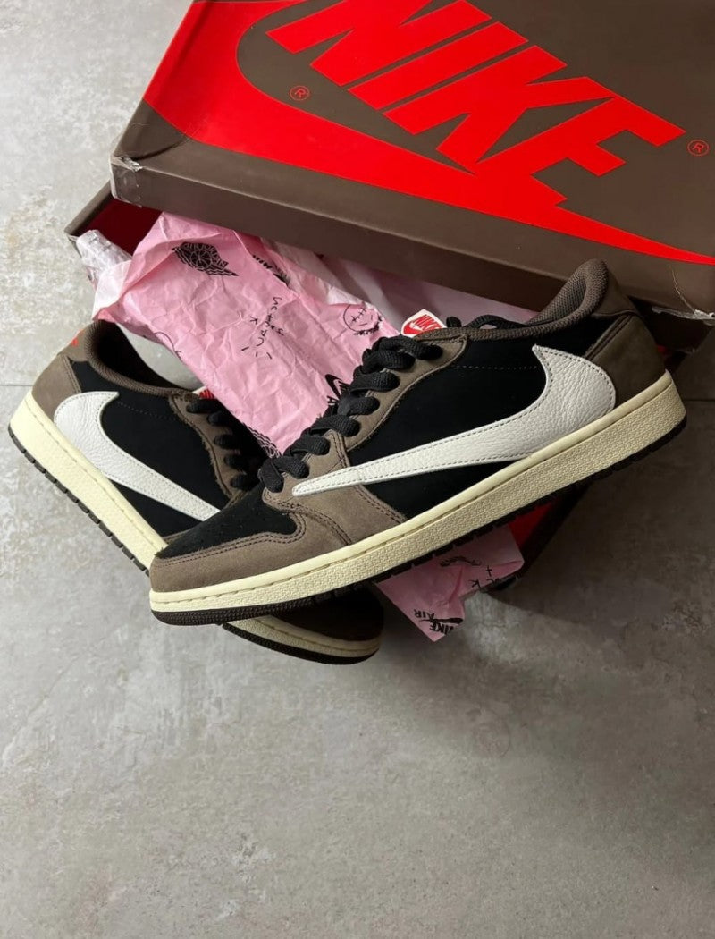 NIK Air jordan retro 1 low Travis Scott x dark mocha