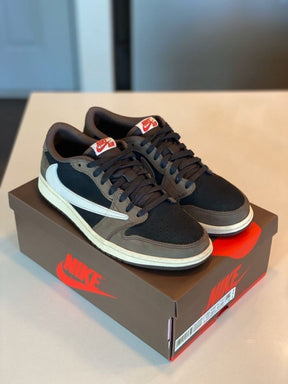 NIK E Air JORDAN RETRO 1 LOW X TRAVIS SCOTT MOCHA SEMI UA
