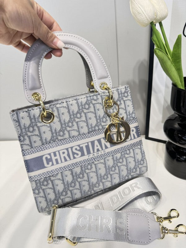 christian  Dio  r lady  cannage lambskin with folding box 247