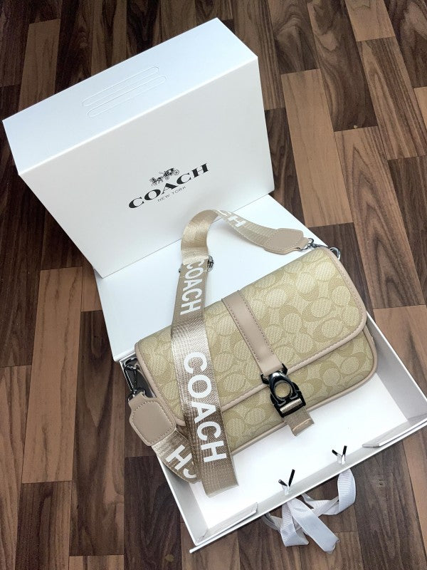 Coac  h league messenger bag in signature With folding box 263