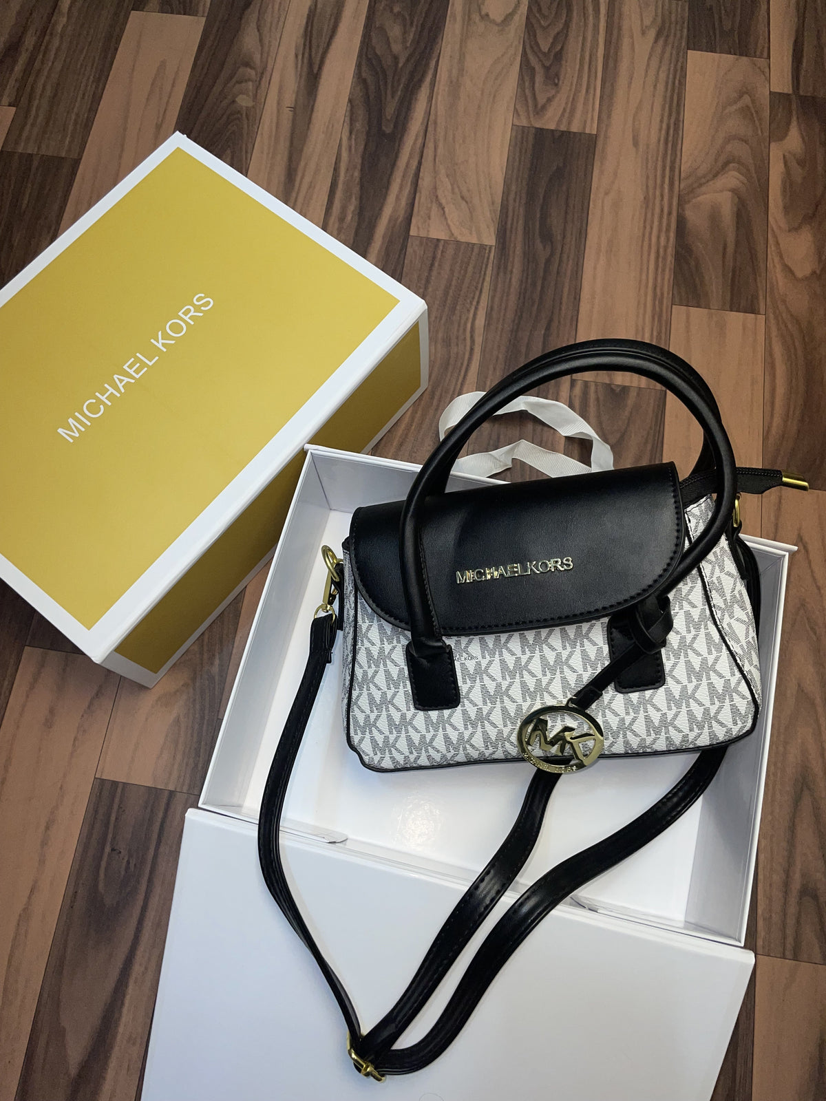Michael  Kors Katya Small Leather Satchel Crossbody Handbag With folding box 274