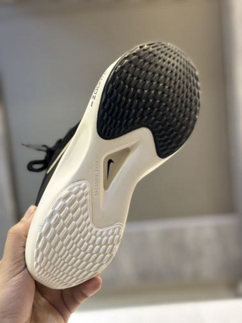 Nike Zoom Fly 5 Black Metallic Gold Grain