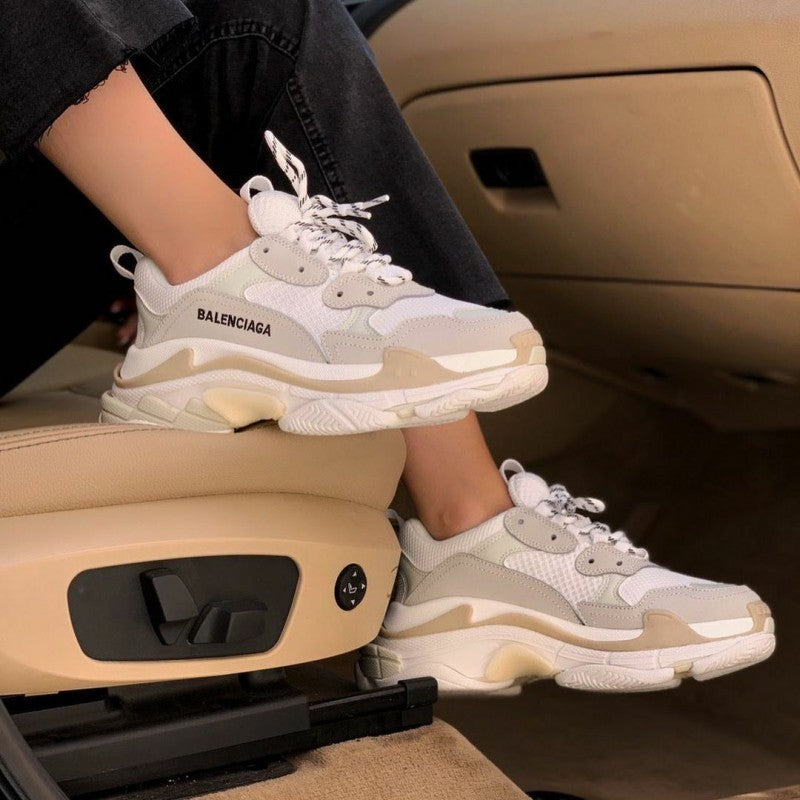 Balenciaga Triple s "Crem White" "557