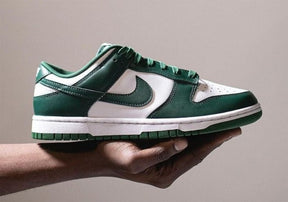 nik e SB DUNK LOW VARSITY GREEN