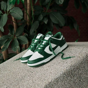 nik e SB DUNK LOW VARSITY GREEN