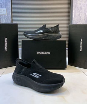 SKECHERS SLIP INS MAX CUSHIONING SUSPENSION 2.0