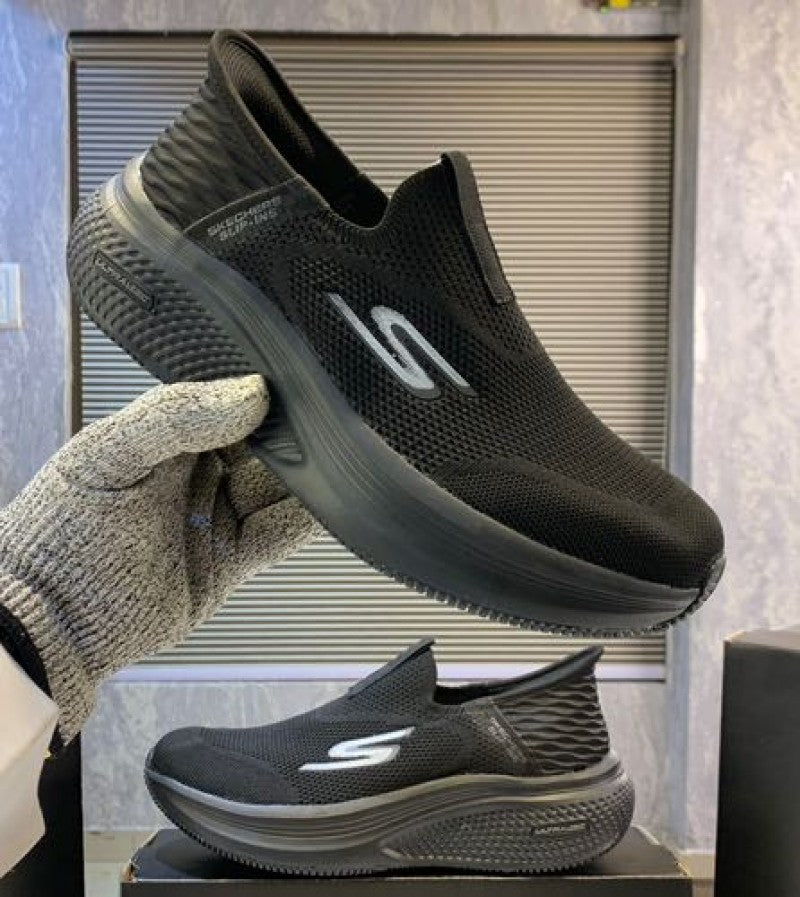 SKECHERS SLIP INS MAX CUSHIONING SUSPENSION 2.0