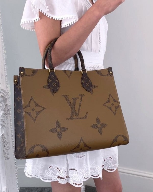 LOUI  S VUITTON ONTHEGO SHOULDER BAG