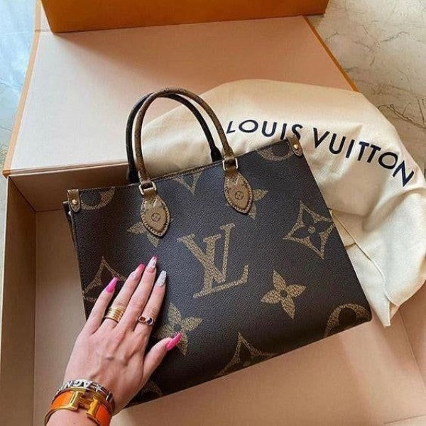 LOUI  S VUITTON ONTHEGO SHOULDER BAG