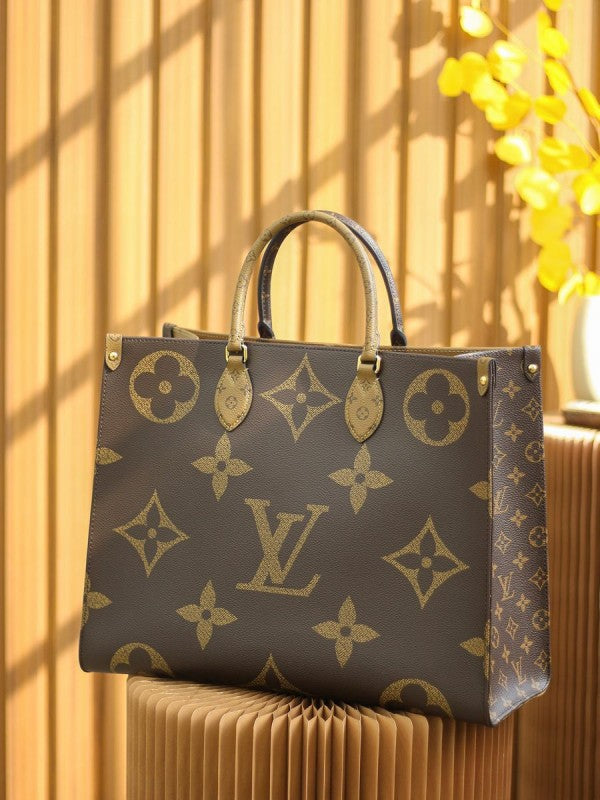 LOUI  S VUITTON ONTHEGO SHOULDER BAG