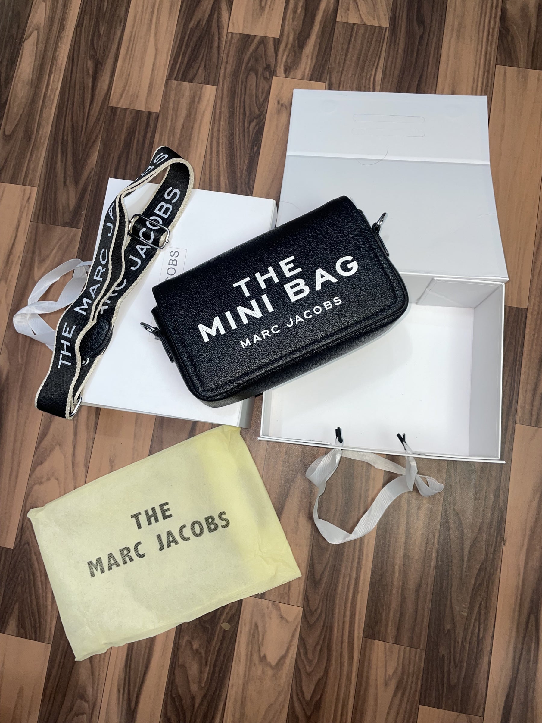 Marc jacobs The mini bag With dust bag and folding box 307