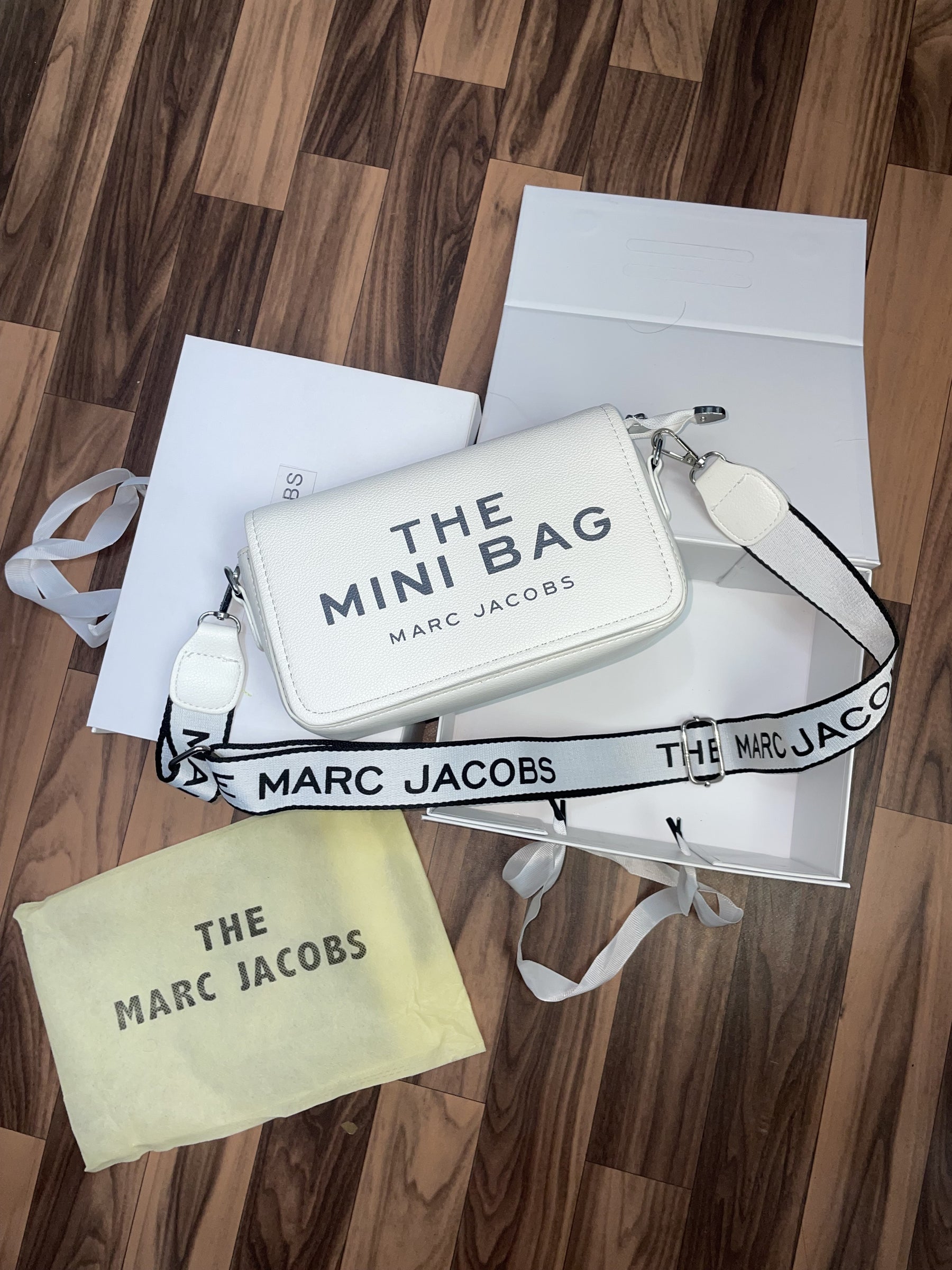 Marc jacobs The mini bag With dust bag and folding box 308