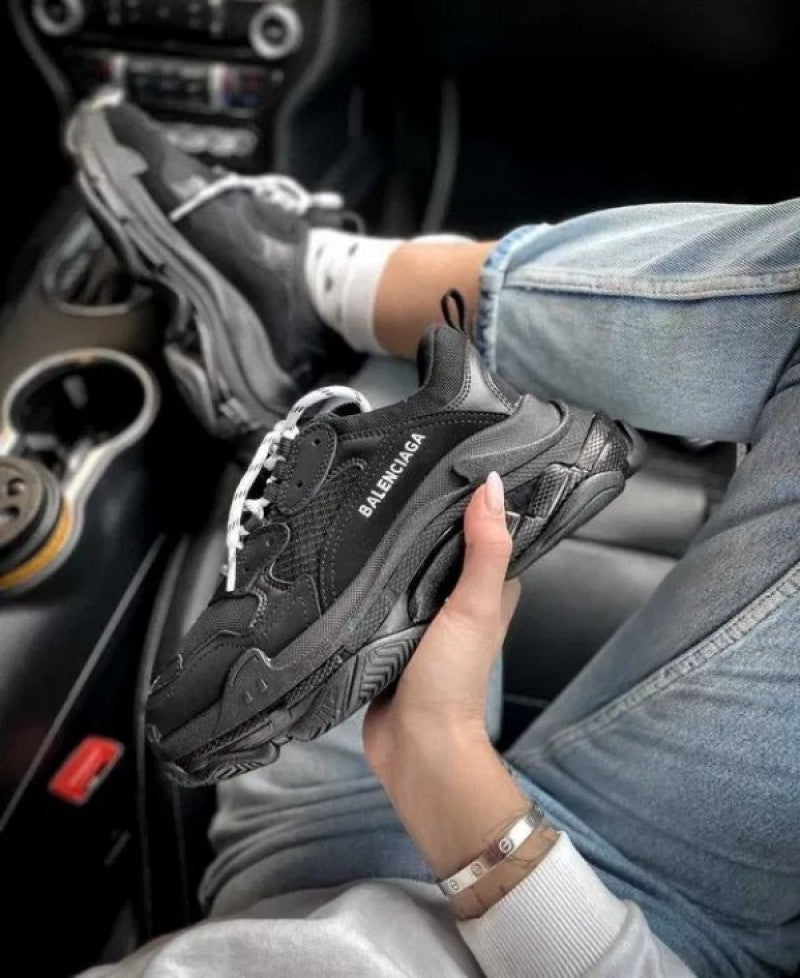 Balenciaga Triple S Black