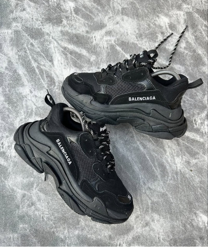 Balenciaga Triple S Black