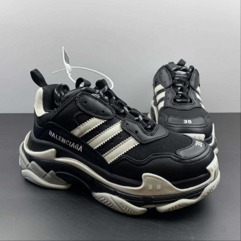 Adidass x balenciagaa triple s black ka