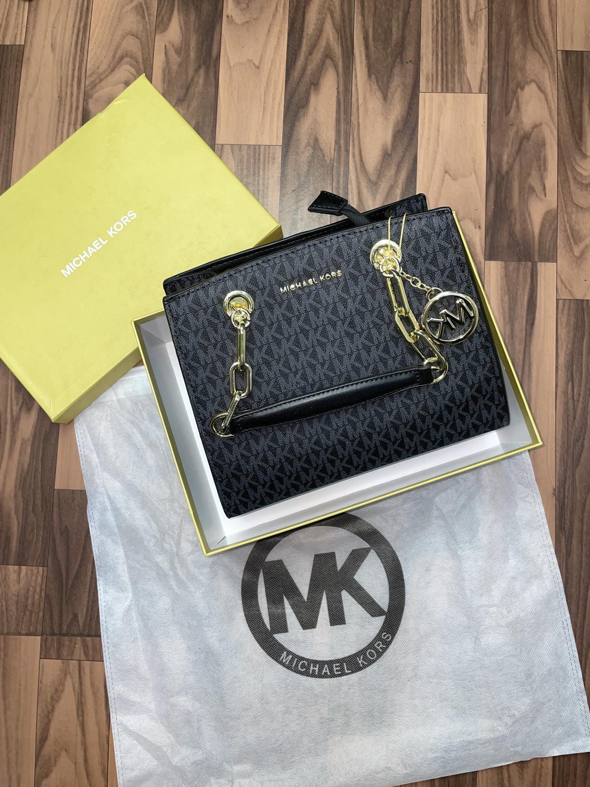 Michael  kors cynthia small signature logo satchel with box 316