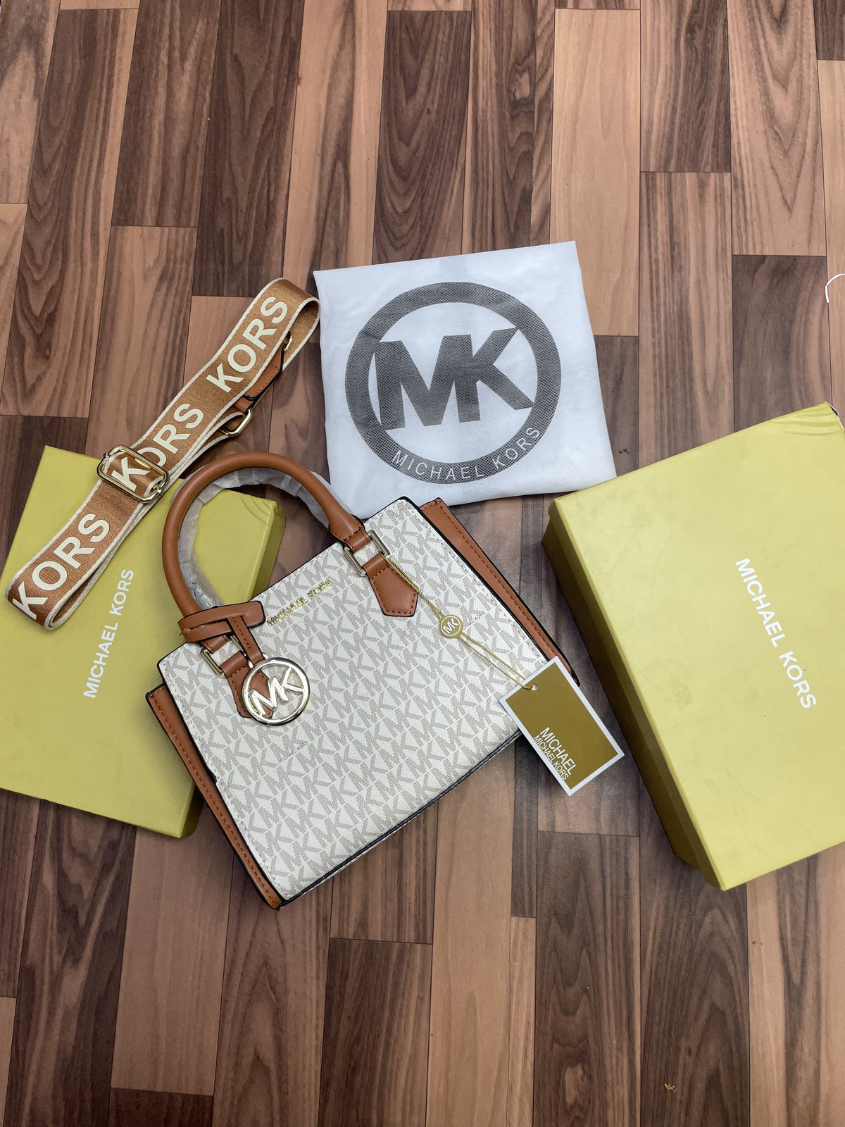 Michael  kors satchel marilyn With box 319