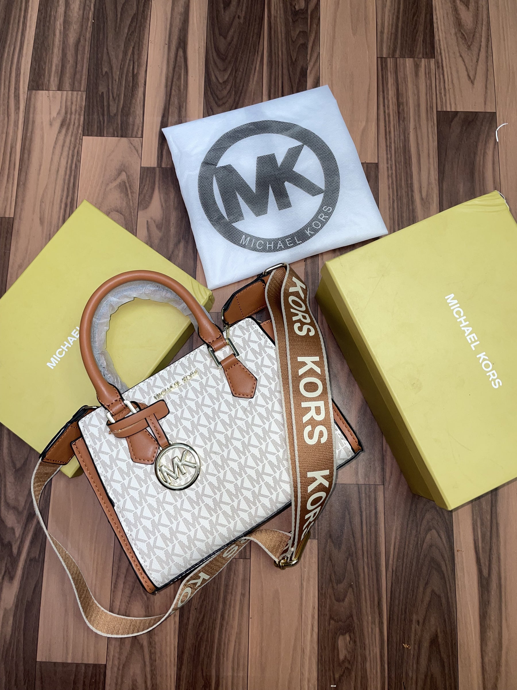 Michael  kors satchel marilyn With box 319