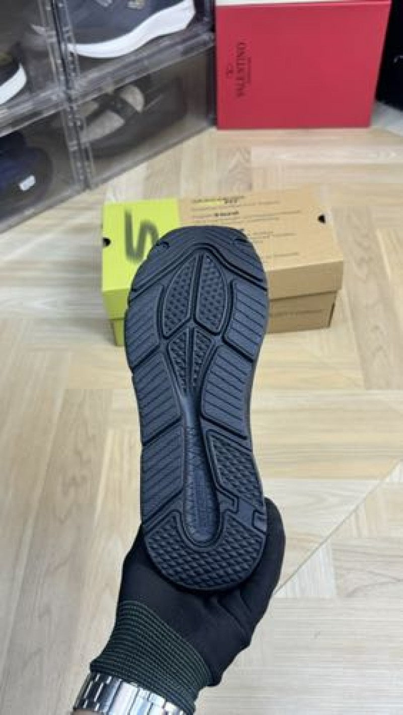 Skecher s slip in MAX CUSHION ALL BLACK