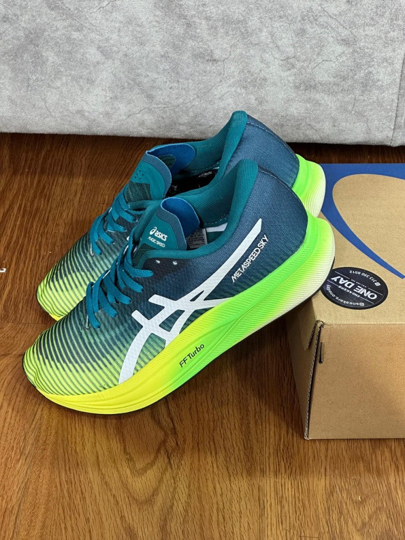 Asicss metaspeed sky running shoes