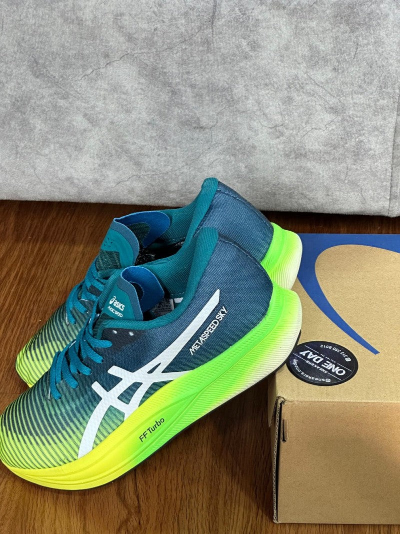 Asicss metaspeed sky running shoes