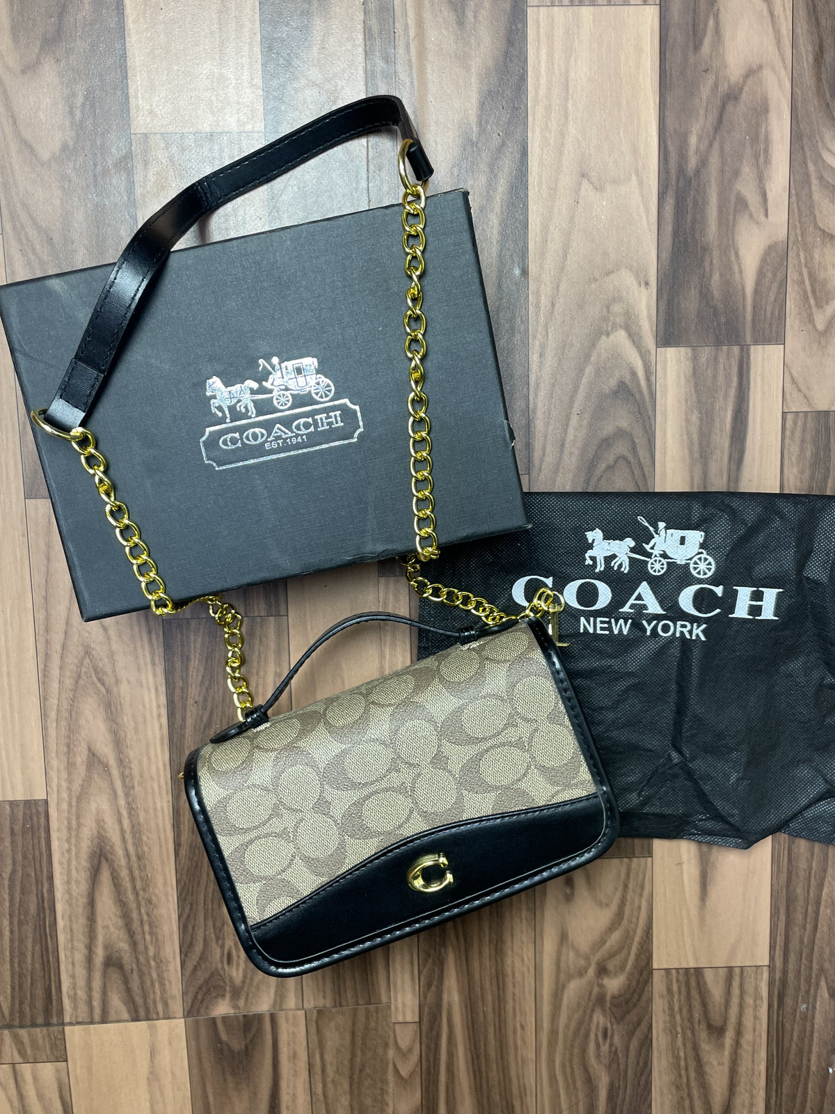 Coac  h Bea Crossbody medium bag with OG box 331
