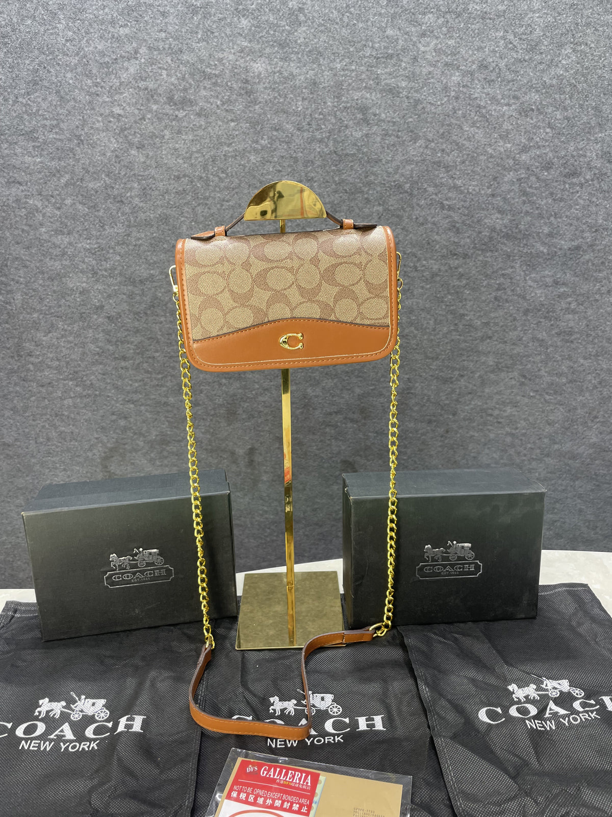 Coac  h Bea Crossbody medium bag with OG box 334