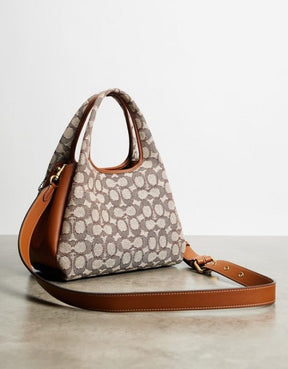 COA  CH LANA 23 MEDIUM HANDBAG